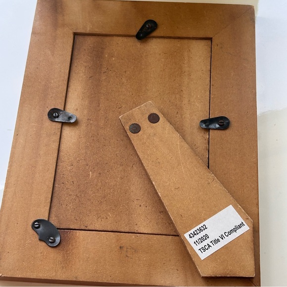 Modern Black and White Photo Frame - Picture 6 of 6